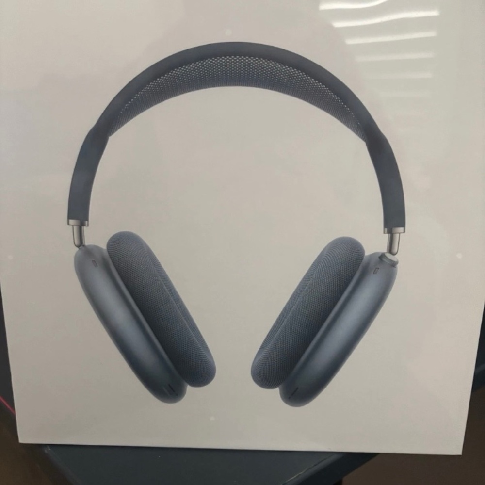Apple AirPod Max Brand New Factory Sealed in Blue